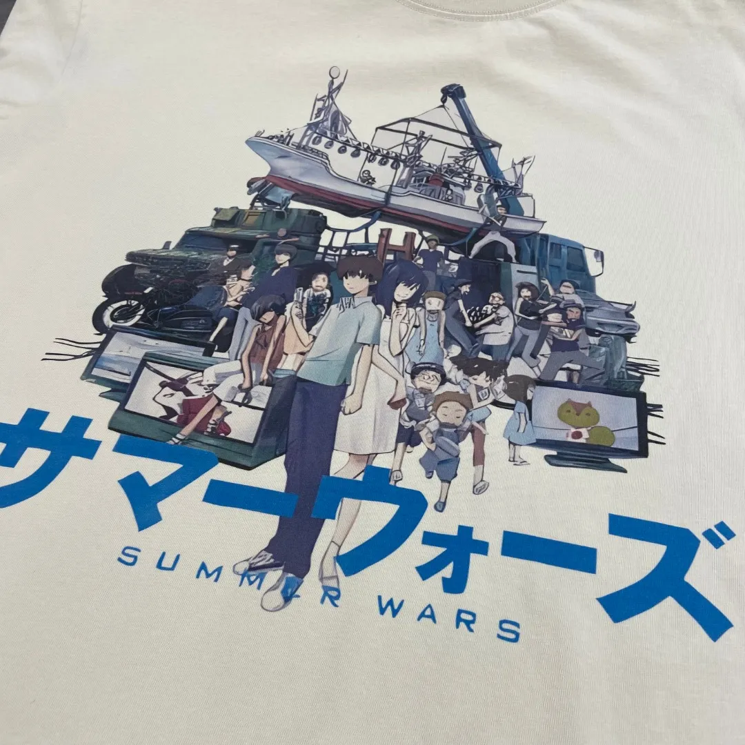 The American fashion Saint Michael Summer Wars x Geek Rules joint model anime printed short-sleeves are digitally sprayed with white ink. The fabric is breathable and the pattern is three-dimensional and clear. Fabric: Double yarn 240g Style number: S823 Size: S-M-L-XL Color: Black-off-white Price: Black P118, off-white P110